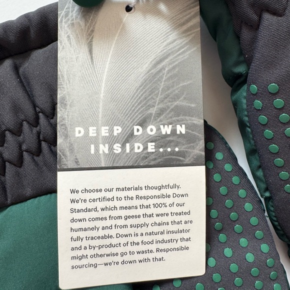 Lululemon Wunder Puff Mittens | Unisex Mittens - Picture 7 of 9